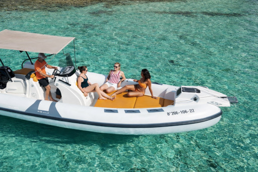 Maverick in clear water